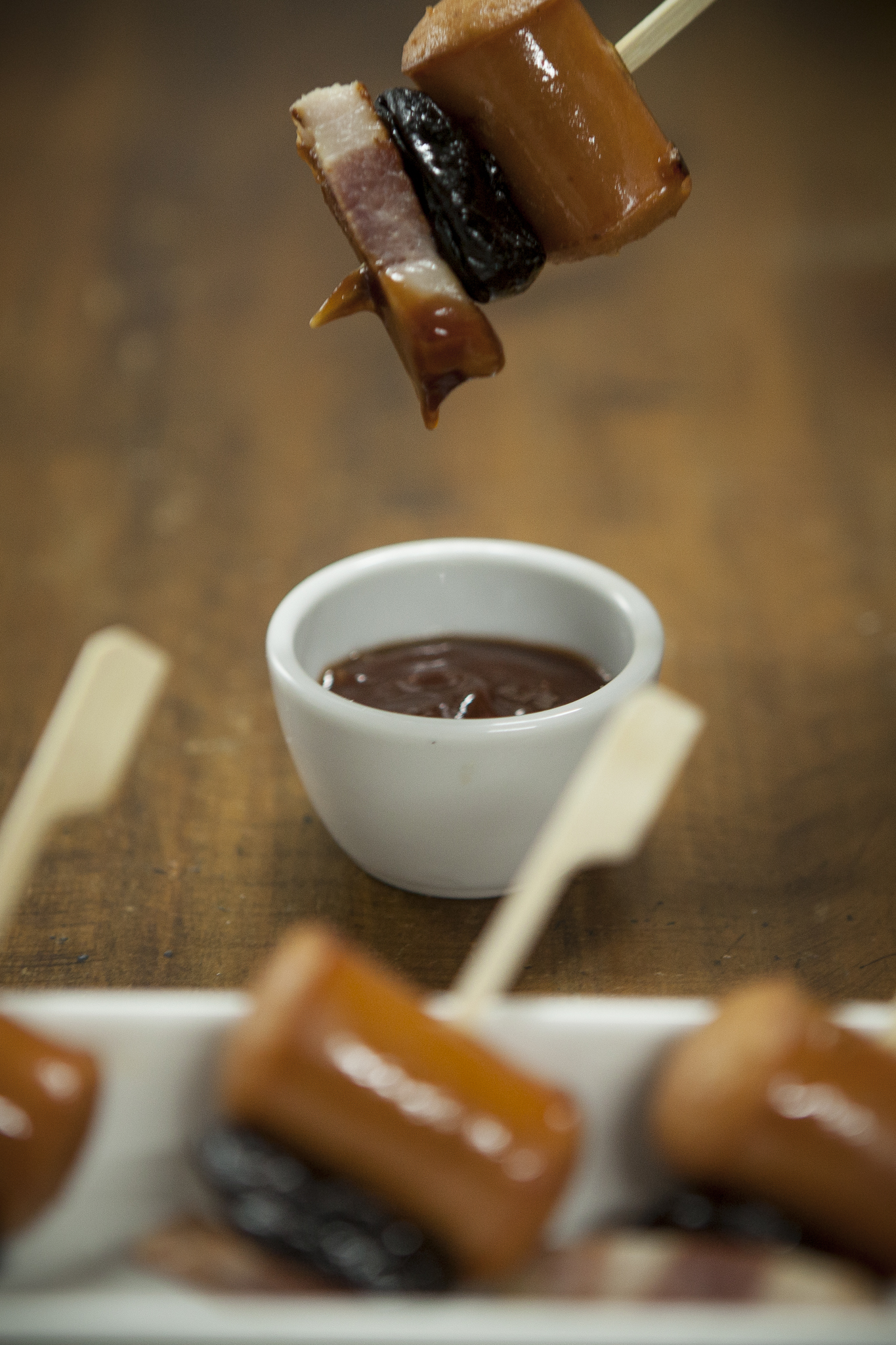 Pinchos salchichitas alemanas - Che Pebeta Catering