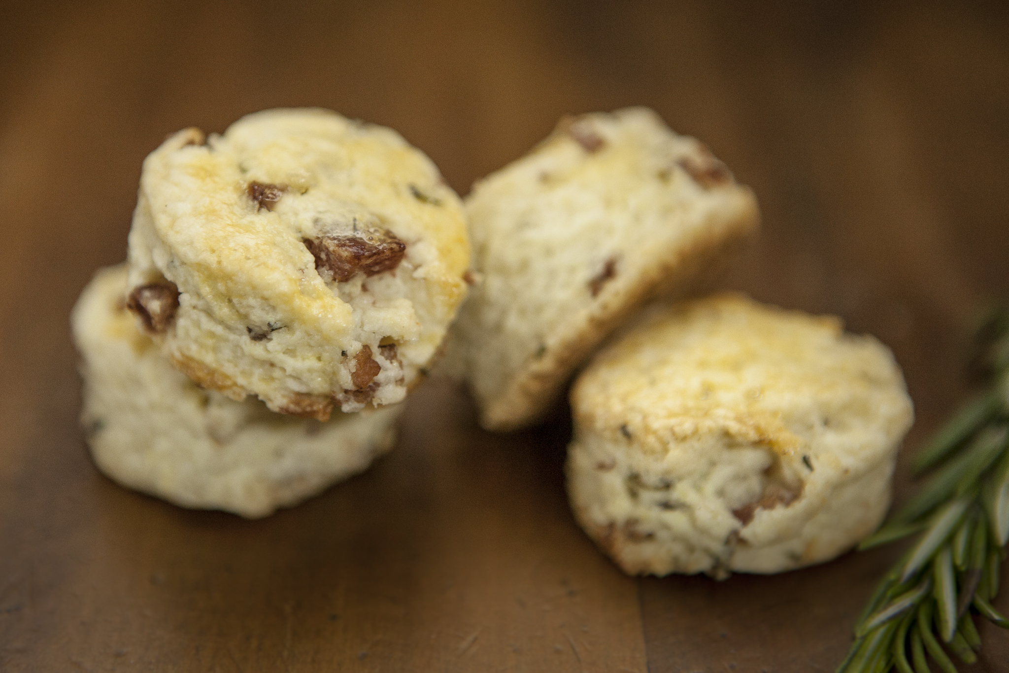 Scones panceta ahumada y romero - Che Pebeta Catering